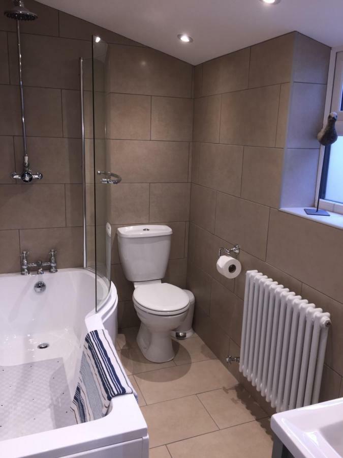 פילי Browns Holiday Cottage מראה חיצוני תמונה