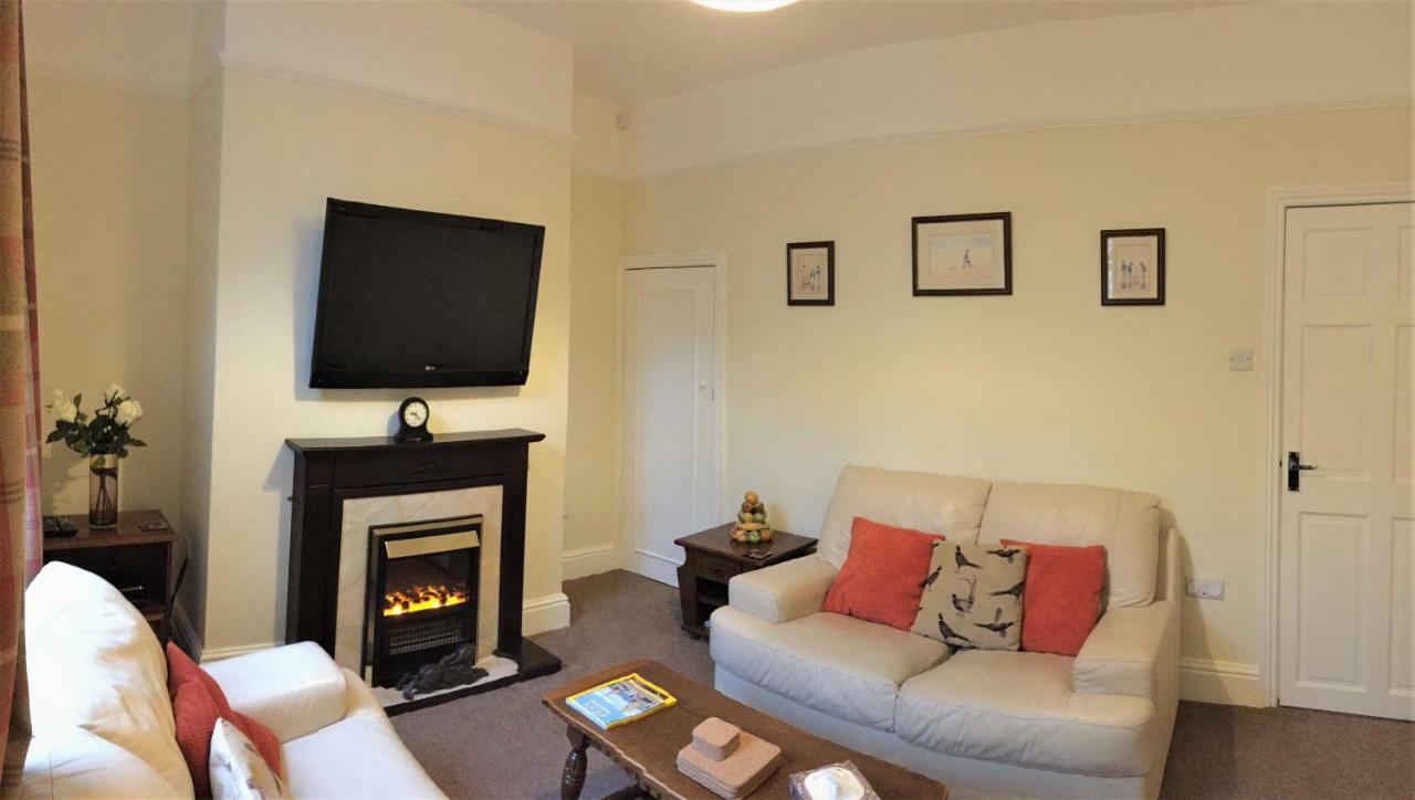פילי Browns Holiday Cottage מראה חיצוני תמונה