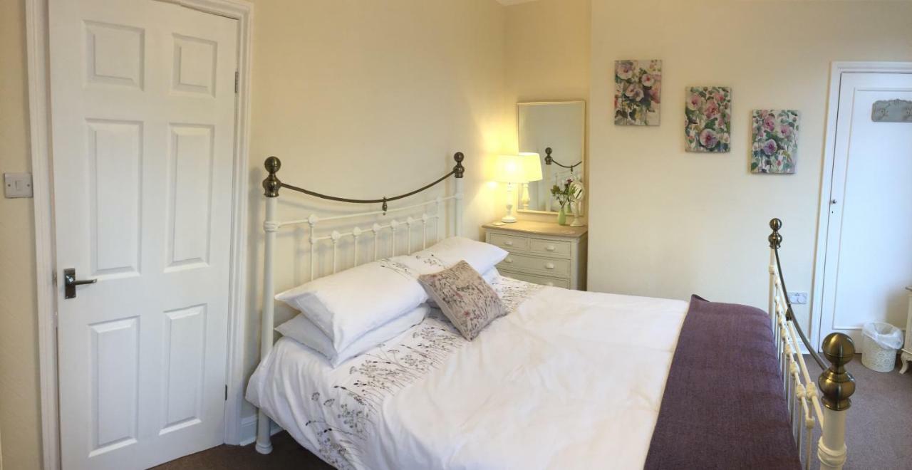 פילי Browns Holiday Cottage מראה חיצוני תמונה