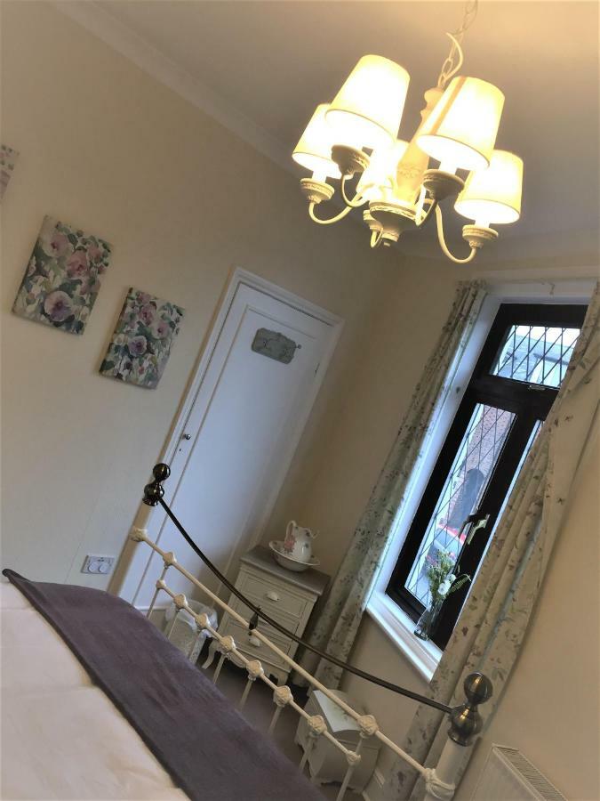 פילי Browns Holiday Cottage מראה חיצוני תמונה